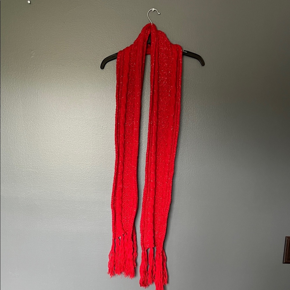 New York & Company Red Knit Fringe Women’s Scarf - Excellent Condition